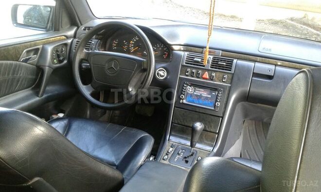 Mercedes E 320 1997, 320,000 km - 3.2 l - Bakı