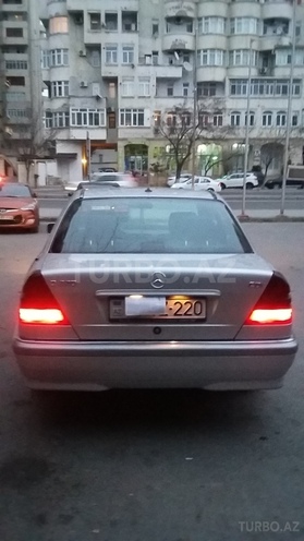 Mercedes C 220 1998, 255,600 km - 2.2 l - Bakı