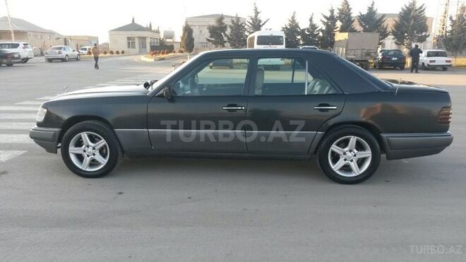 Mercedes E 250 1994, 520,000 km - 2.5 л - Sumqayıt