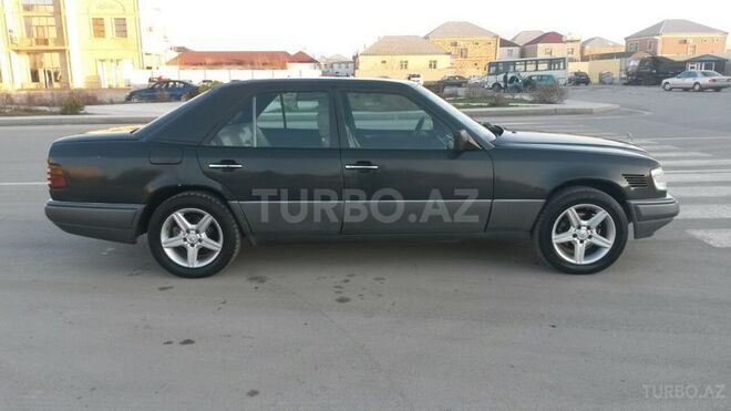 Mercedes E 250 1994, 520,000 km - 2.5 л - Sumqayıt