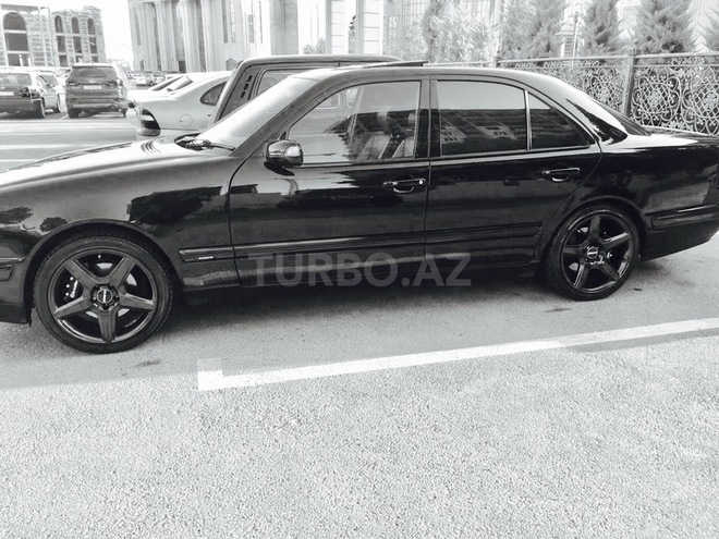Mercedes E 320 2000, 155,000 km - 3.2 л - Bakı