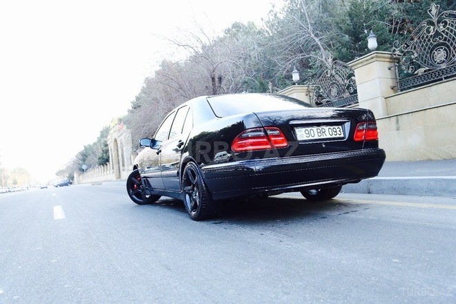 Mercedes E 320 2000, 155,000 km - 3.2 л - Bakı
