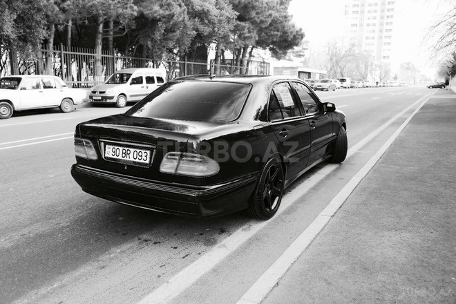 Mercedes E 320 2000, 155,000 km - 3.2 л - Bakı