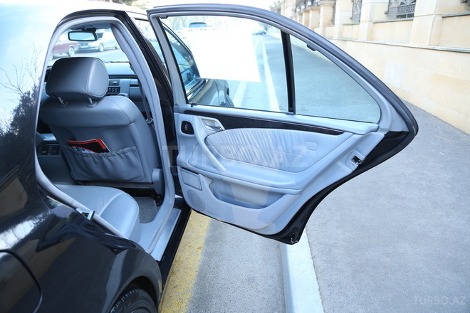 Mercedes E 320 2000, 155,000 km - 3.2 л - Bakı