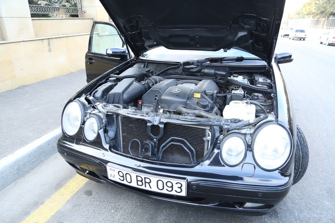 Mercedes E 320 2000, 155,000 km - 3.2 л - Bakı