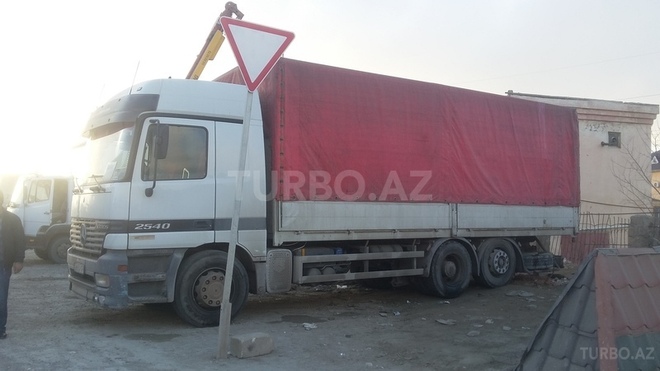 Mercedes  2000, 772,665 km - 8.0 l - Bakı