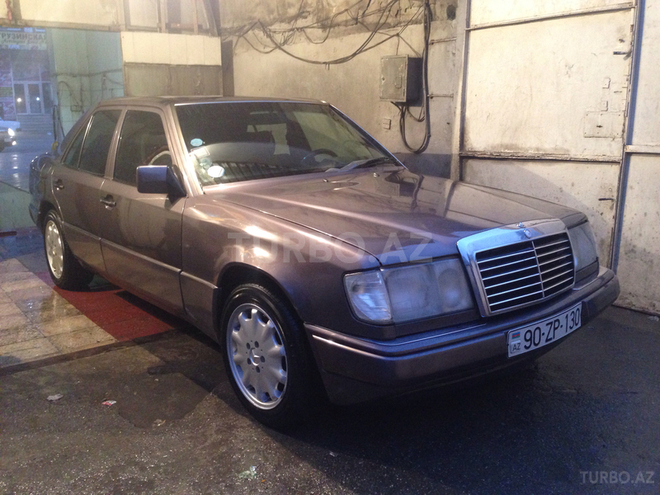 Mercedes E 200 1992, 425,000 km - 2.0 l - Bakı