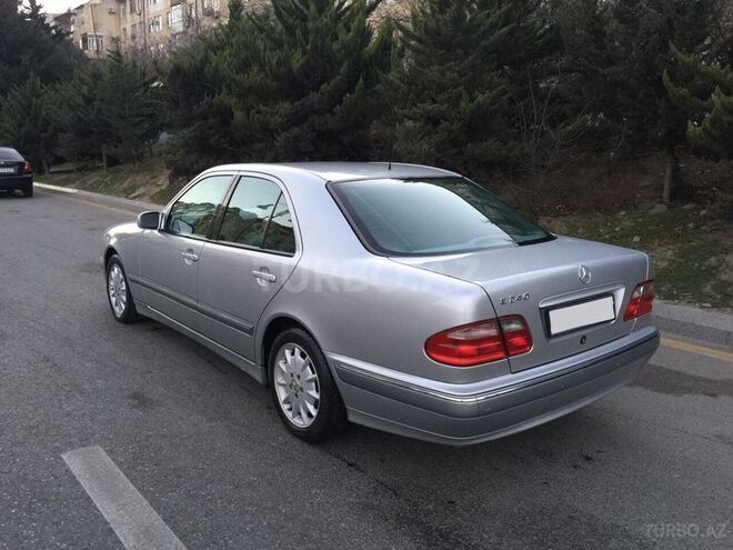Mercedes E 240 2001, 127,027 km - 2.6 l - Bakı