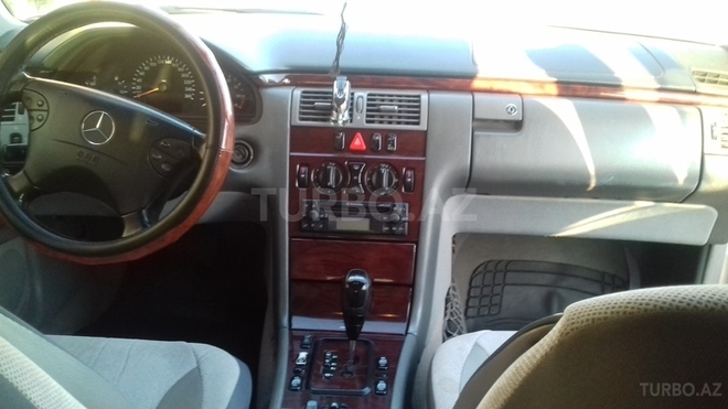Mercedes E 200 2002, 245,000 km - 2.0 l - Bakı