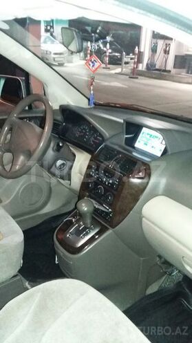 Mitsubishi Chariot 2001, 135,000 km - 2.4 л - Bakı
