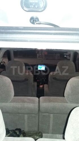 Mitsubishi Chariot 2001, 135,000 km - 2.4 л - Bakı