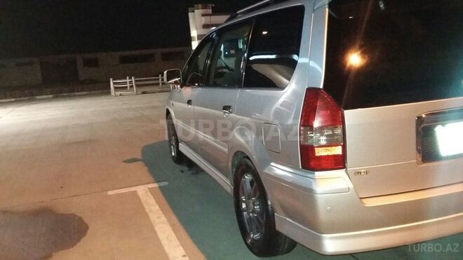 Mitsubishi Chariot 2001, 135,000 km - 2.4 л - Bakı