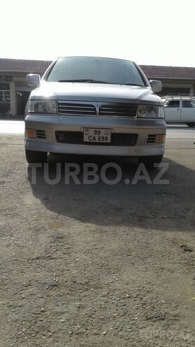 Mitsubishi Chariot 2001, 135,000 km - 2.4 л - Bakı