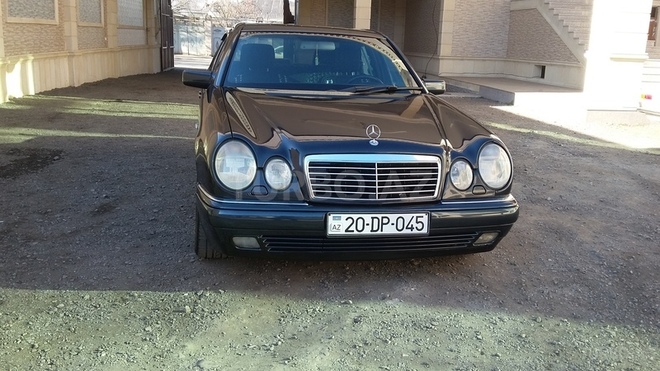 Mercedes E 240 1997, 300,000 km - 2.4 l - Gəncə