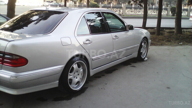 Mercedes E 240 2001, 168,000 km - 2.4 l - Bakı