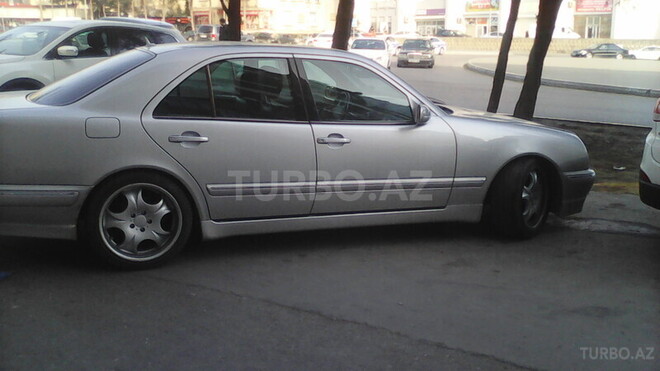Mercedes E 240 2001, 168,000 km - 2.4 l - Bakı