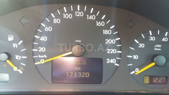 Mercedes E 240 1999, 171,320 km - 2.4 l - Bakı