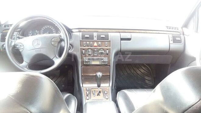 Mercedes E 240 1999, 171,320 km - 2.4 l - Bakı