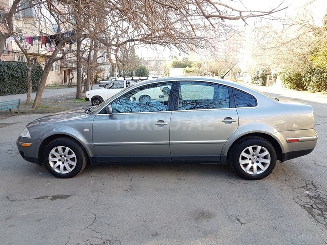 Volkswagen Passat 2003, 290,000 km - 1.8 l - Bakı