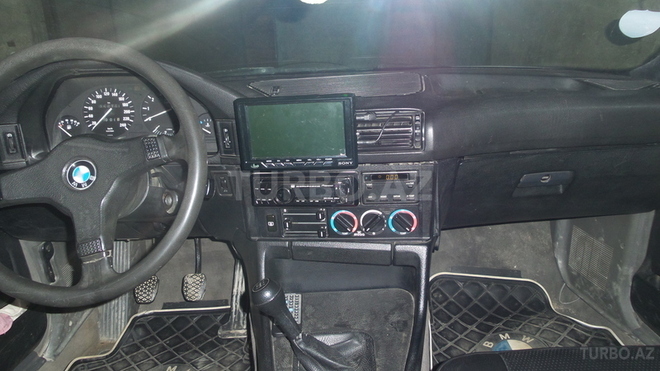 BMW 520 1988, 350,000 km - 2.0 l - Bakı