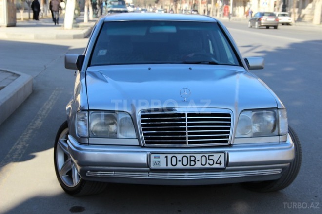 Mercedes E 220 1994, 237,000 km - 2.2 l - Gəncə