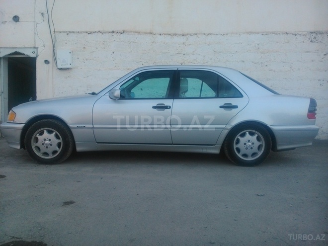 Mercedes C 230 1999, 213,225 km - 2.3 л - Ucar