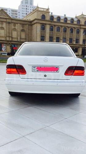 Mercedes E 320 2000, 163,000 km - 3.2 l - Bakı