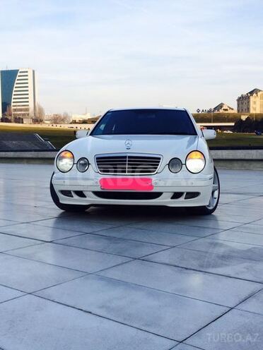 Mercedes E 320 2000, 163,000 km - 3.2 l - Bakı