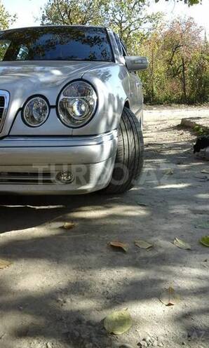 Mercedes E 240 1999, 108,000 km - 2.4 l - Gəncə