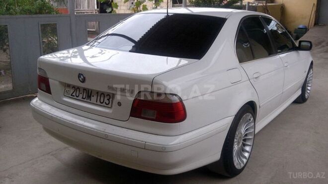 BMW 530 2002, 330,000 km - 3.0 l - Tovuz