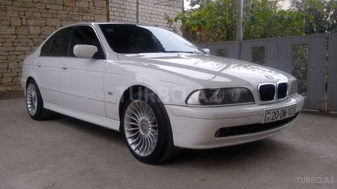 BMW 530 2002, 330,000 km - 3.0 l - Tovuz