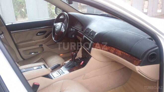 BMW 530 2002, 330,000 km - 3.0 l - Tovuz