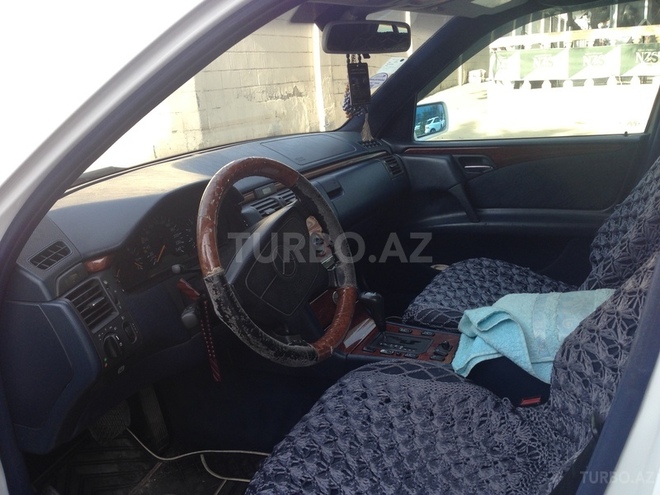 Mercedes E 240 1998, 346,000 km - 2.4 l - Bakı