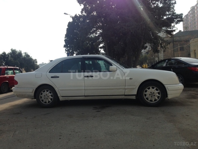 Mercedes E 240 1998, 346,000 km - 2.4 l - Bakı