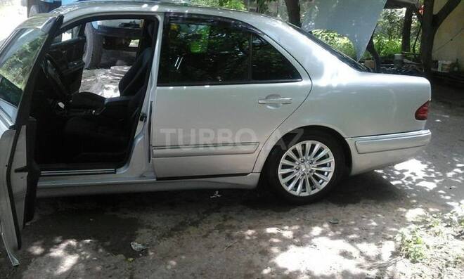 Mercedes E 240 1999, 108,000 km - 2.4 l - Gəncə