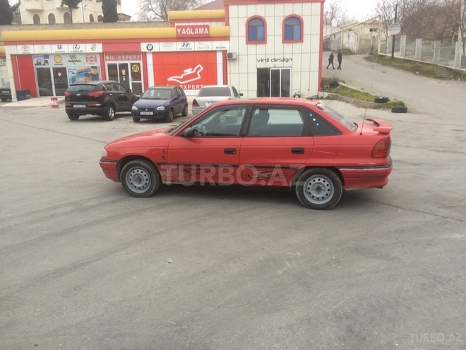 Opel Astra 1996, 170,000 km - 1.6 л - Bakı