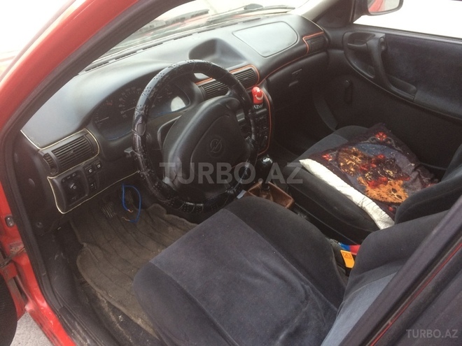 Opel Astra 1996, 170,000 km - 1.6 л - Bakı