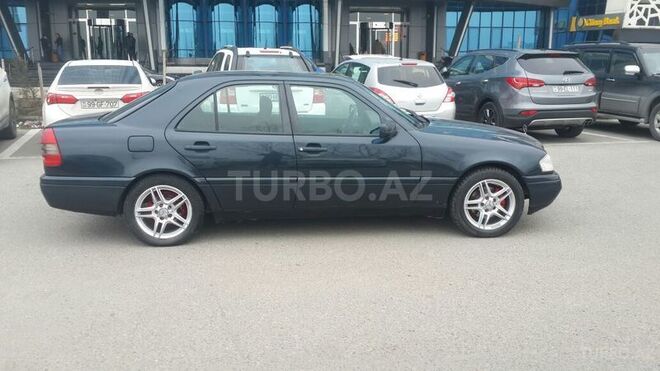 Mercedes C 220 1995, 289,000 km - 2.2 l - Bakı