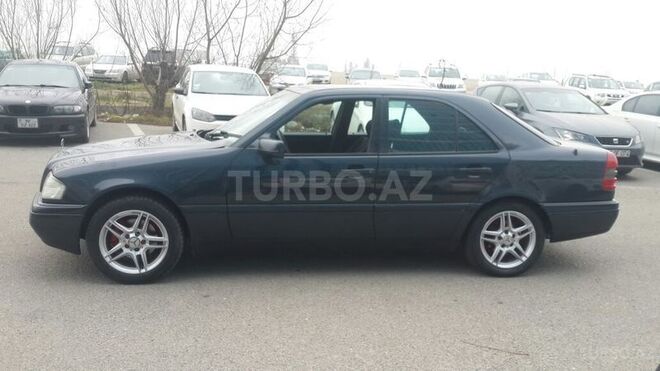 Mercedes C 220 1995, 289,000 km - 2.2 l - Bakı