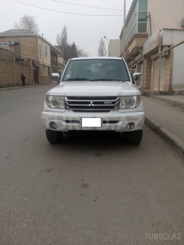 Mitsubishi Pajero io 2001, 151,000 km - 2.0 l - Bakı