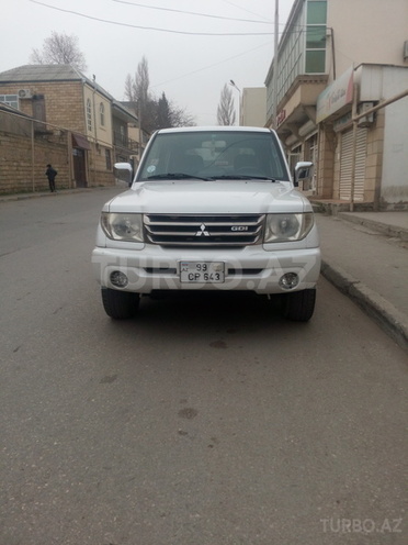 Mitsubishi Pajero io 2001, 154,000 km - 2.0 l - Bakı