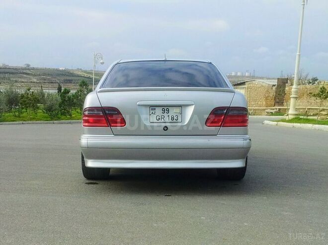 Mercedes E 240 2001, 150,000 km - 2.6 l - Xırdalan