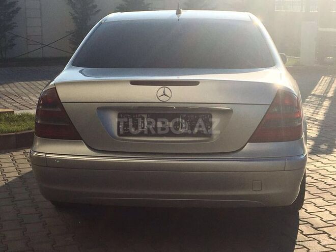 Mercedes E 220 2004, 259,630 km - 2.2 l - Bakı