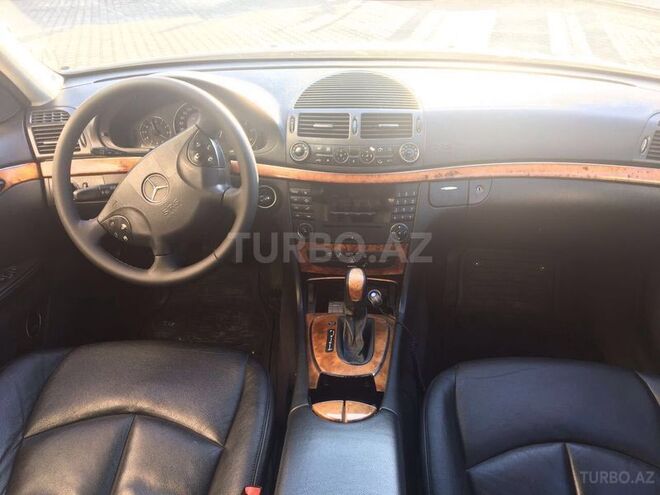 Mercedes E 220 2004, 259,630 km - 2.2 l - Bakı