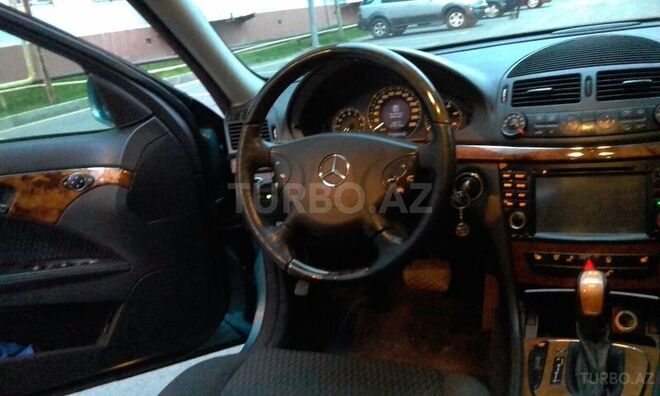 Mercedes E 270 2002, 252,000 km - 2.7 l - Sumqayıt