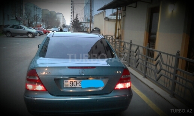 Mercedes E 270 2002, 252,000 km - 2.7 l - Sumqayıt