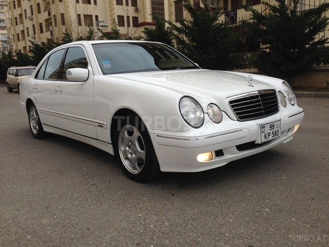 Mercedes E 240 2001, 206,000 km - 2.6 l - Bakı