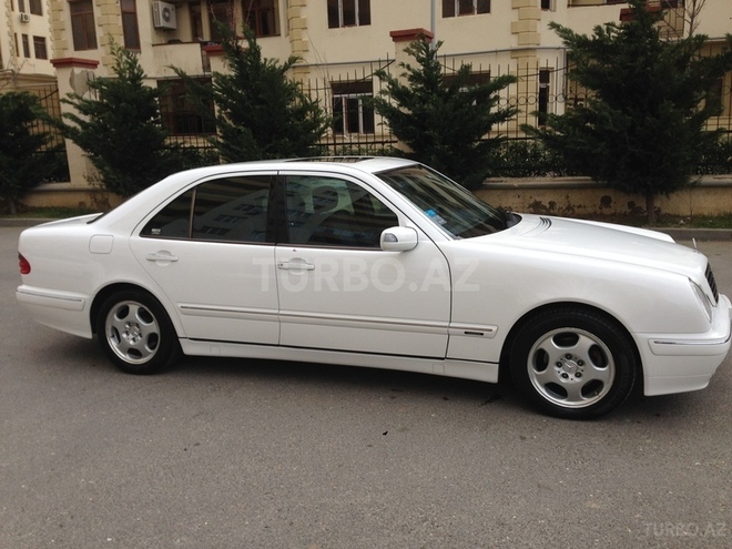 Mercedes E 240 2001, 206,000 km - 2.6 l - Bakı