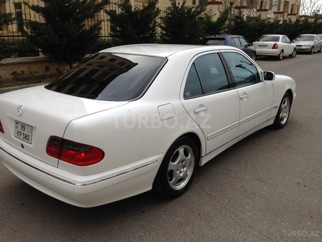 Mercedes E 240 2001, 206,000 km - 2.6 l - Bakı