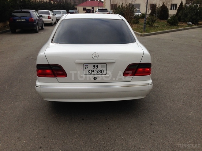 Mercedes E 240 2001, 206,000 km - 2.6 l - Bakı